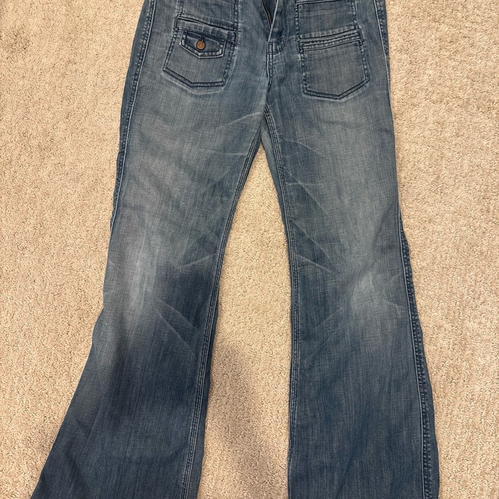 Women's vintage 7 for all mankind soft low-rise flare jeans.
